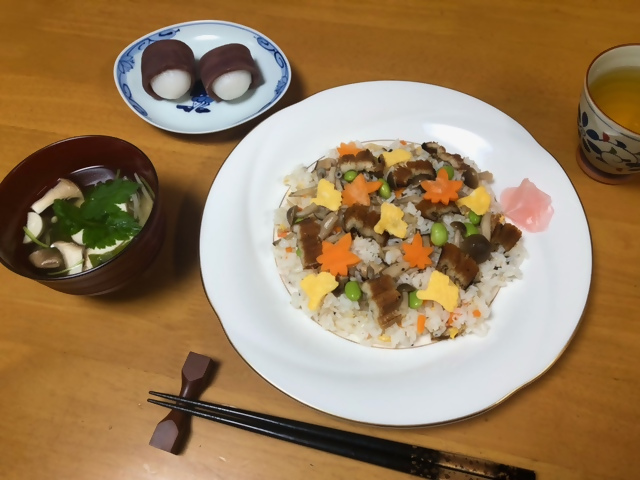 秋香るきのこ椀と吹き寄せずし