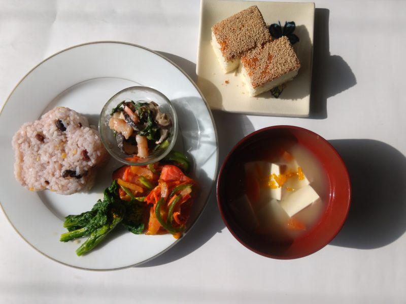 赤と旬味の春待ち和ごはん　　